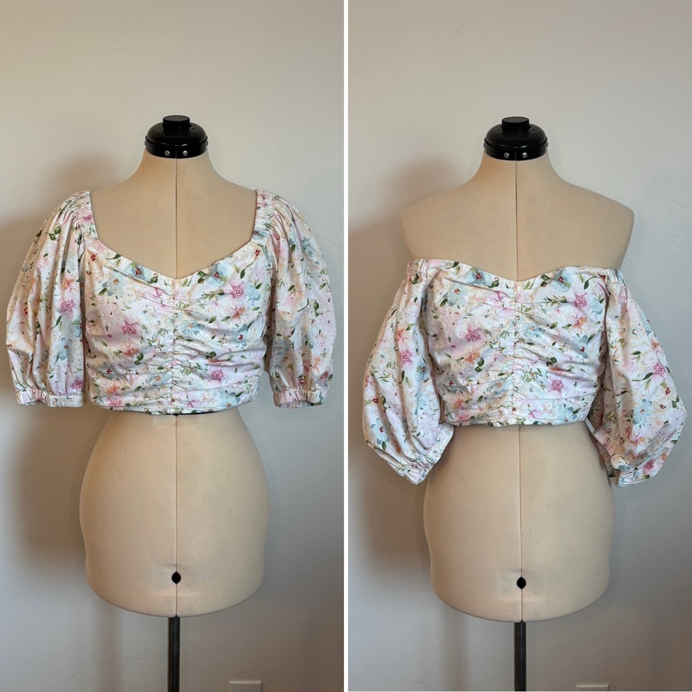 Abercrombie & Fitch White/Floral On/Off Shoulder Ruched Puff Sleeve Crop Top, M